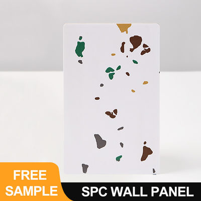 لوحة الحائط SPC 600 * 2440 * 4mm الحجر المقاوم للماء البلاستيكية الصديقة للبيئة خشب الحبوب القفل السلس الداخلية الديكور اللوح